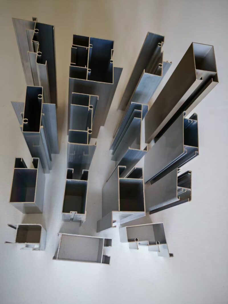 Non-insulated door and window profiles